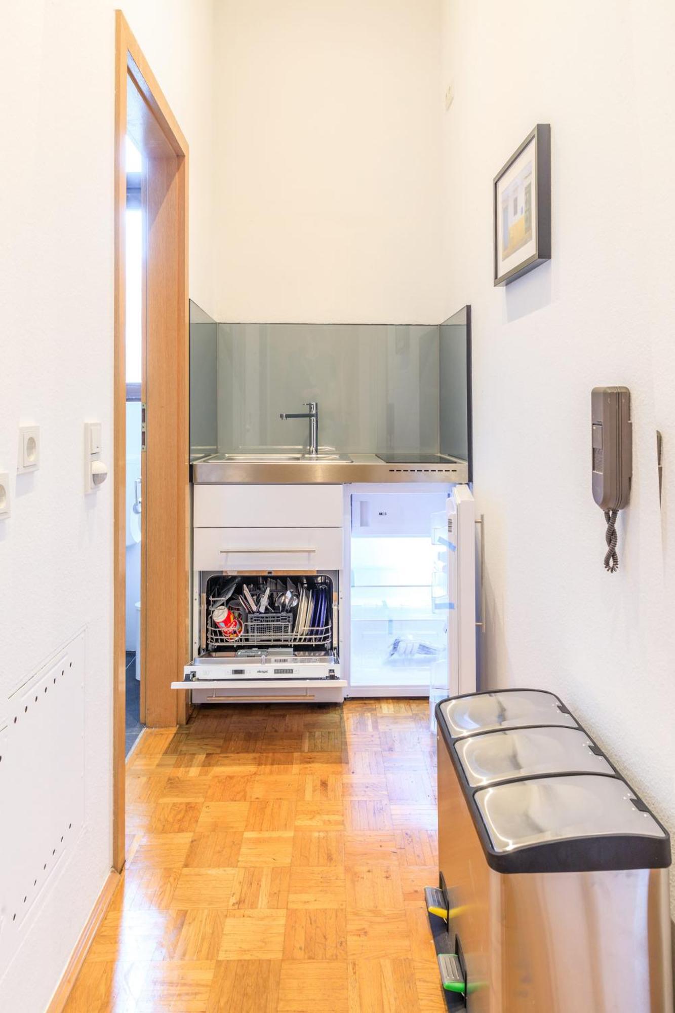 Charming City Apartment With Parking Spot Würzburg Kültér fotó